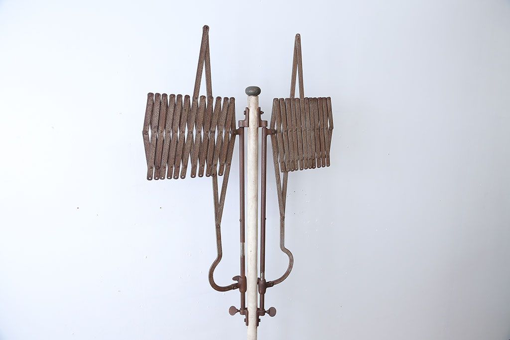 アンティーク雑貨　昭和レトロ　キャスター付き!アンティークアイアンパーテーション