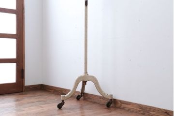 アンティーク雑貨　昭和レトロ　キャスター付き!アンティークアイアンパーテーション