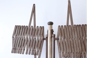 アンティーク雑貨　昭和レトロ　キャスター付き!アンティークアイアンパーテーション