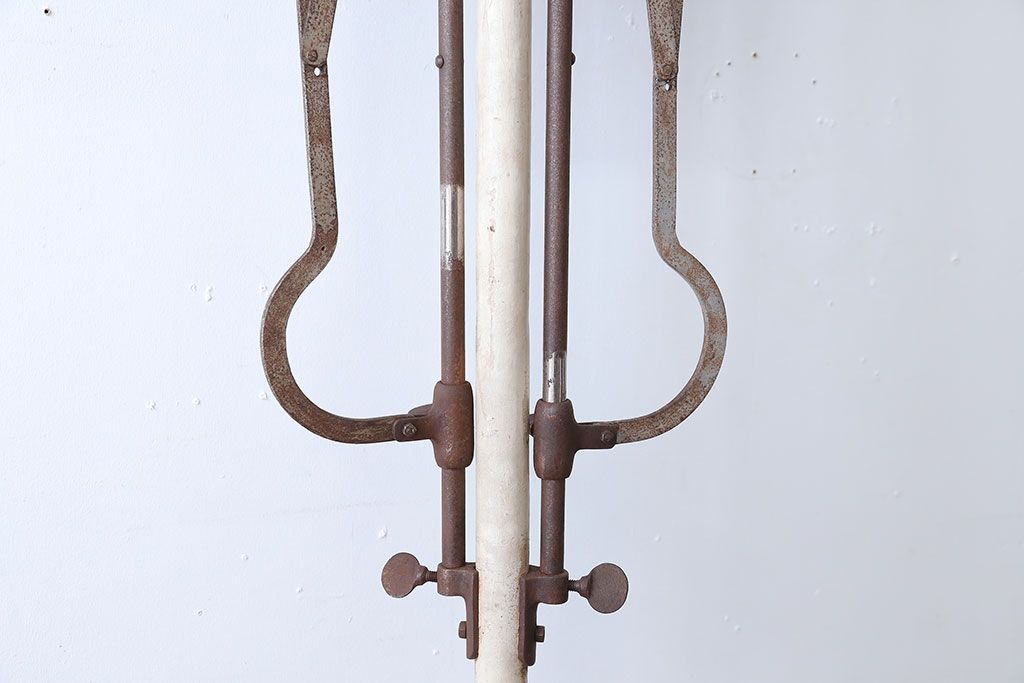 アンティーク雑貨　昭和レトロ　キャスター付き!アンティークアイアンパーテーション