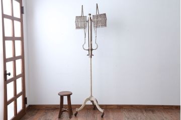 アンティーク雑貨　昭和レトロ　キャスター付き!アンティークアイアンパーテーション