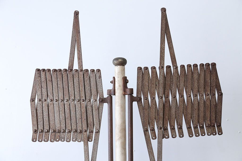 アンティーク雑貨　昭和レトロ　キャスター付き!アンティークアイアンパーテーション