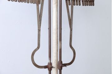 アンティーク雑貨　昭和レトロ　キャスター付き!アンティークアイアンパーテーション