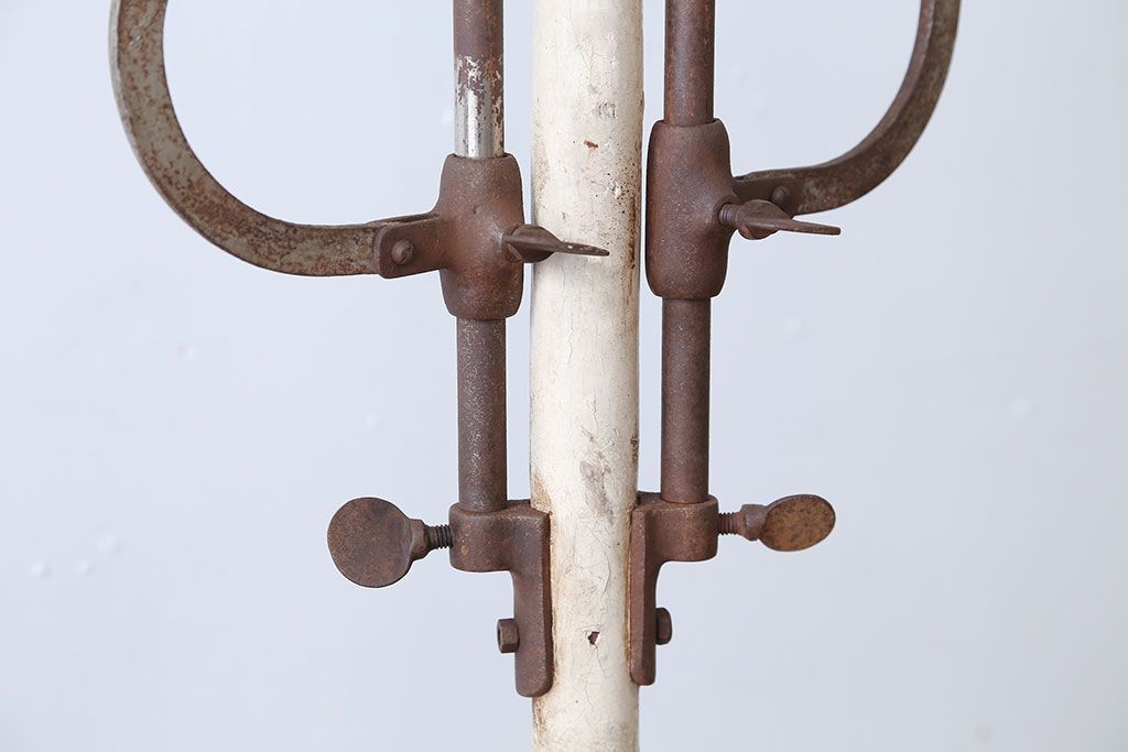 アンティーク雑貨　昭和レトロ　キャスター付き!アンティークアイアンパーテーション