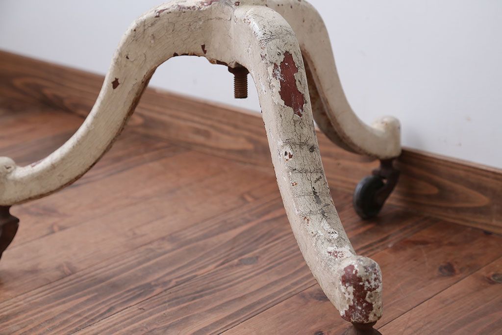 アンティーク雑貨　昭和レトロ　キャスター付き!アンティークアイアンパーテーション