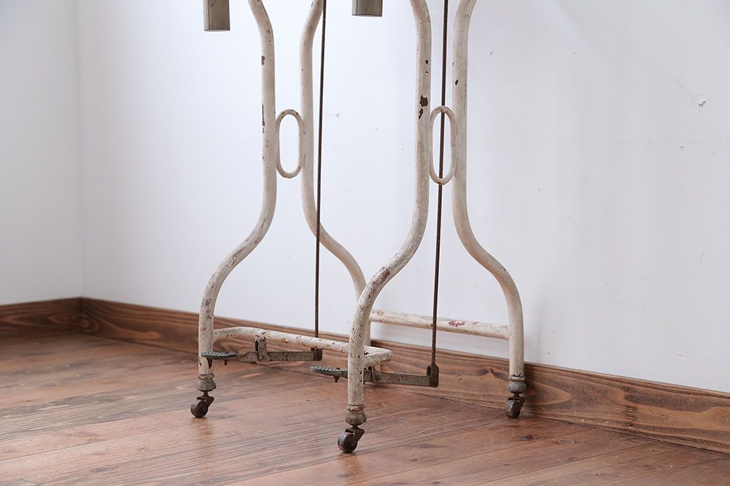 アンティーク雑貨　昭和レトロ　古いアイアン製アンティーク消毒ケース