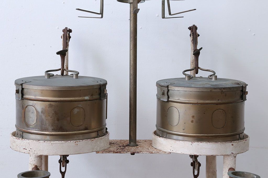 アンティーク雑貨　昭和レトロ　古いアイアン製アンティーク消毒ケース