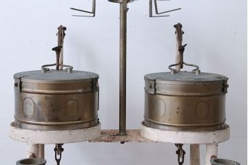 アンティーク雑貨　昭和レトロ　古いアイアン製アンティーク消毒ケース