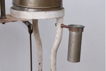 アンティーク雑貨　昭和レトロ　古いアイアン製アンティーク消毒ケース