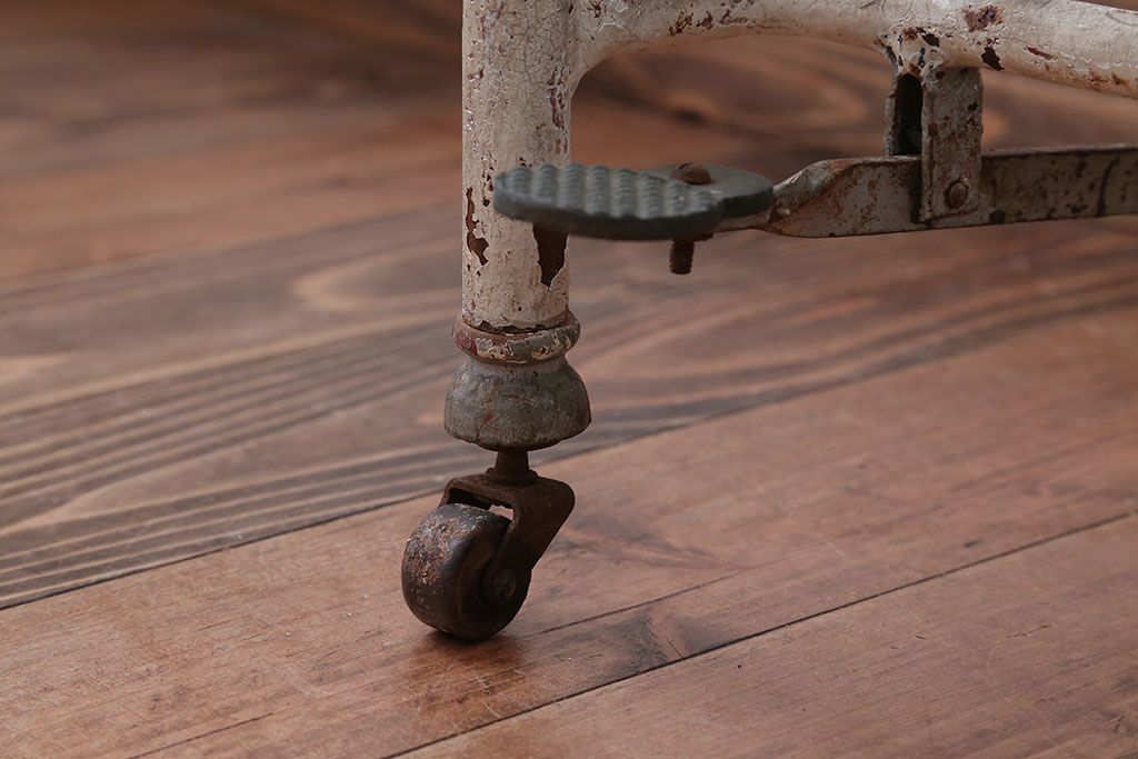 アンティーク雑貨　昭和レトロ　古いアイアン製アンティーク消毒ケース