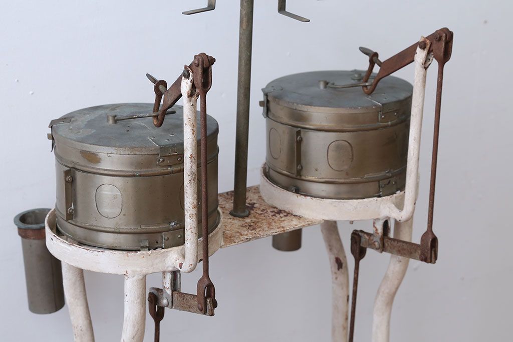 アンティーク雑貨　昭和レトロ　古いアイアン製アンティーク消毒ケース