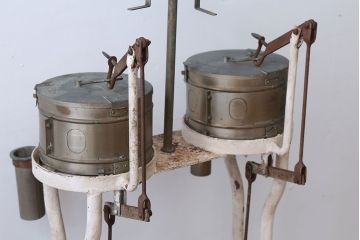 アンティーク雑貨　昭和レトロ　古いアイアン製アンティーク消毒ケース