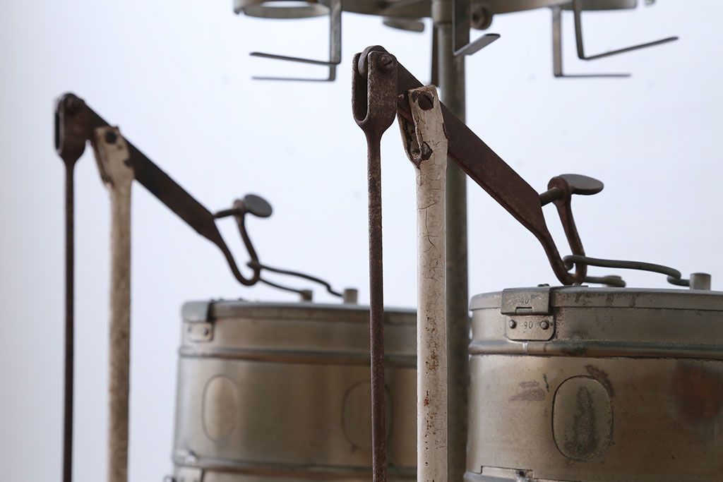 アンティーク雑貨　昭和レトロ　古いアイアン製アンティーク消毒ケース