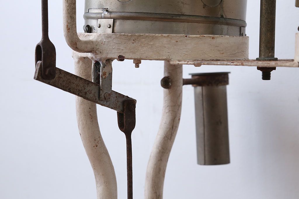 アンティーク雑貨　昭和レトロ　古いアイアン製アンティーク消毒ケース