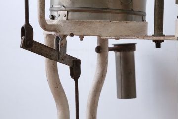 アンティーク雑貨　昭和レトロ　古いアイアン製アンティーク消毒ケース