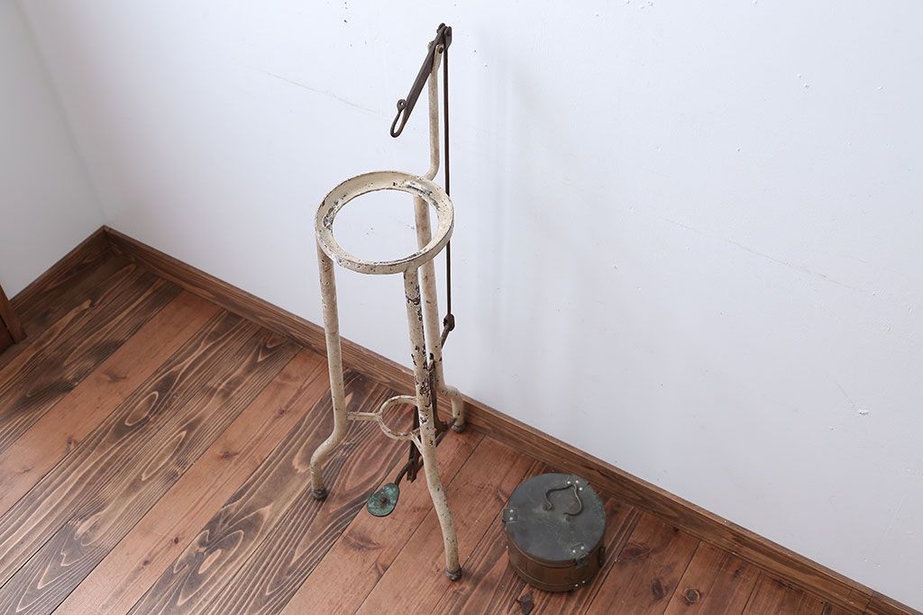 アンティーク雑貨　昭和レトロ　古いアイアン製アンティーク消毒ケース(2)