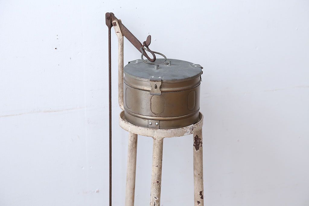 アンティーク雑貨　昭和レトロ　古いアイアン製アンティーク消毒ケース(2)