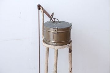 アンティーク雑貨　昭和レトロ　古いアイアン製アンティーク消毒ケース(2)