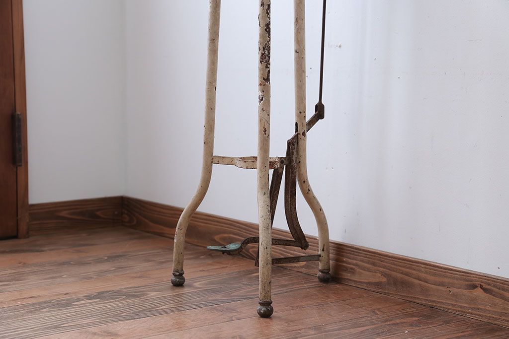 アンティーク雑貨　昭和レトロ　古いアイアン製アンティーク消毒ケース(2)