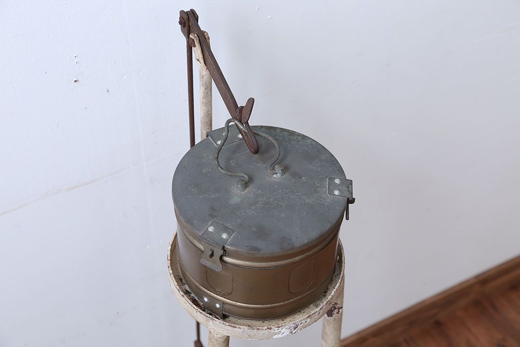 アンティーク雑貨　昭和レトロ　古いアイアン製アンティーク消毒ケース(2)