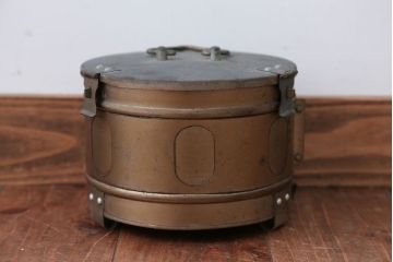 アンティーク雑貨　昭和レトロ　古いアイアン製アンティーク消毒ケース(2)