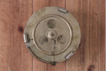 アンティーク雑貨　昭和レトロ　古いアイアン製アンティーク消毒ケース(2)