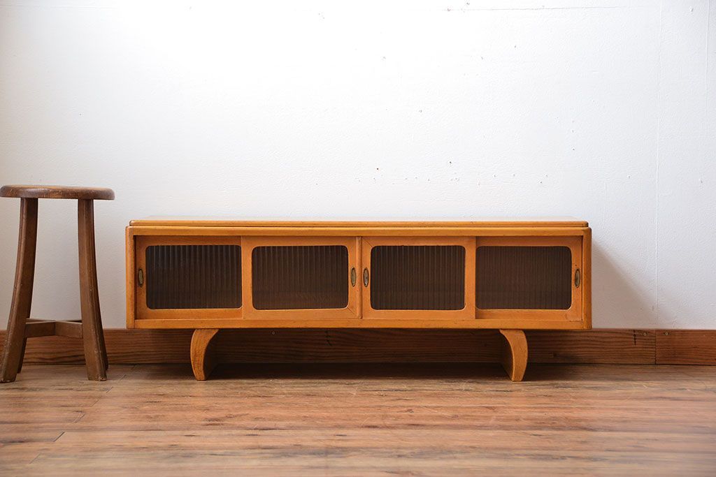 レトロ家具　昭和レトロ　モールガラス引き戸の小ぶりなローボード