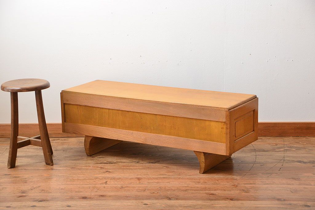 レトロ家具　昭和レトロ　モールガラス引き戸の小ぶりなローボード