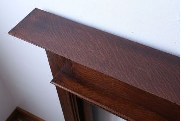 アンティーク雑貨　イギリスアンティーク　古いオーク材のおしゃれなマントルピース