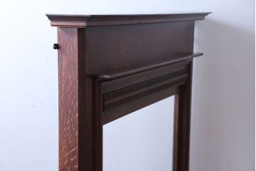 アンティーク雑貨　イギリスアンティーク　古いオーク材のおしゃれなマントルピース