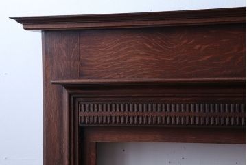 アンティーク雑貨　イギリスアンティーク　古いオーク材のおしゃれなマントルピース