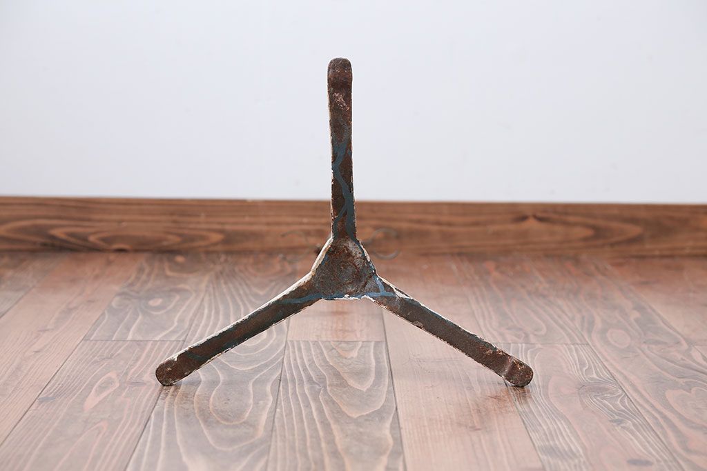 アンティーク雑貨　昭和レトロ　古いアイアン製アンティークポールスタンド