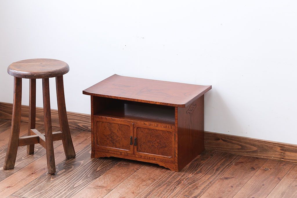 アンティーク家具　古民具・骨董　総欅材!上質な作り込みの高級収納棚