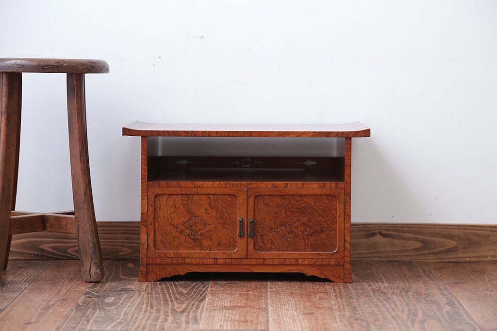 アンティーク家具　古民具・骨董　総欅材!上質な作り込みの高級収納棚