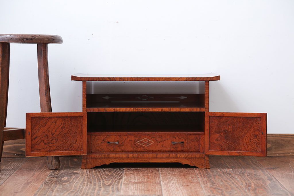 アンティーク家具　古民具・骨董　総欅材!上質な作り込みの高級収納棚