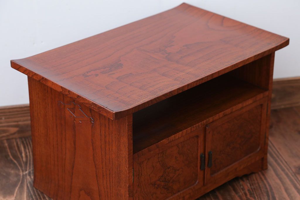 アンティーク家具　古民具・骨董　総欅材!上質な作り込みの高級収納棚