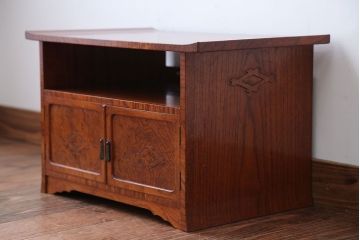 アンティーク家具　古民具・骨董　総欅材!上質な作り込みの高級収納棚