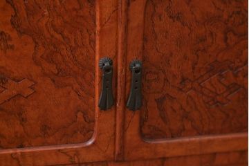 アンティーク家具　古民具・骨董　総欅材!上質な作り込みの高級収納棚