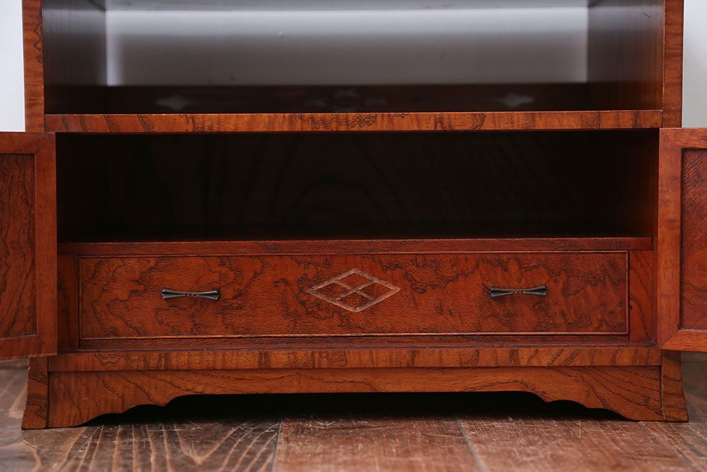 アンティーク家具　古民具・骨董　総欅材!上質な作り込みの高級収納棚