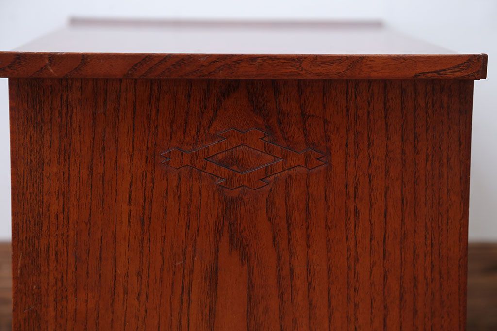 アンティーク家具　古民具・骨董　総欅材!上質な作り込みの高級収納棚