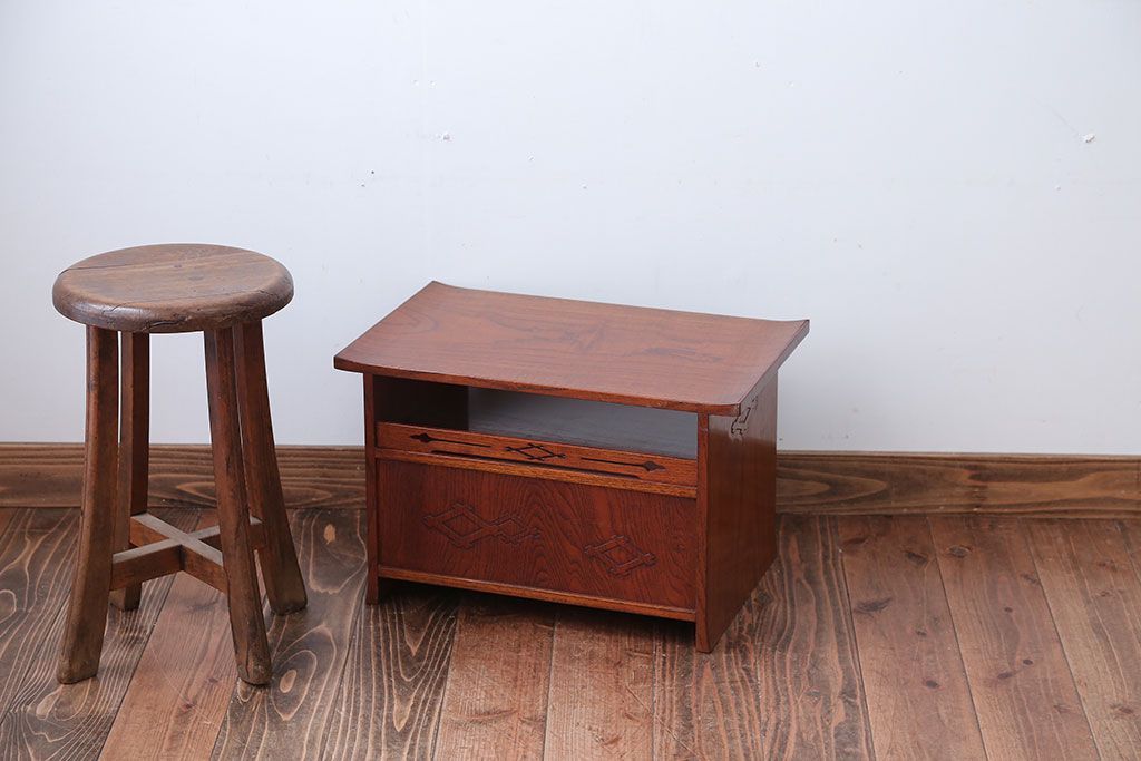 アンティーク家具　古民具・骨董　総欅材!上質な作り込みの高級収納棚