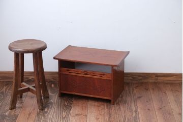 アンティーク家具　古民具・骨董　総欅材!上質な作り込みの高級収納棚