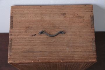 アンティーク家具　古民具・骨董　上手物!扉付きの高級な小引き出し