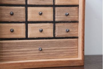 アンティーク家具　古民具・骨董　上手物!扉付きの高級な小引き出し