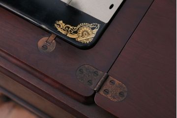 アンティーク雑貨　アンティーク　おしゃれなSINGER(シンガー)足踏みミシン(シンガーミシン)
