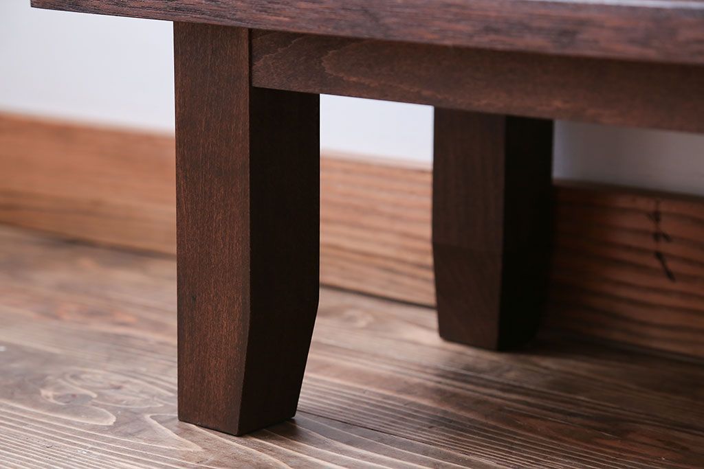 アンティーク家具　アンティーク　モールガラス引き戸の脚付き収納棚