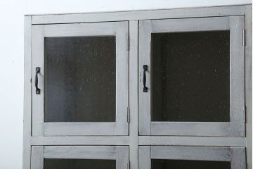 アンティーク家具　アンティークペイント　気泡ガラス入り!縦型マス目収納棚(ロッカー)