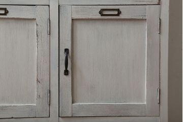 アンティーク家具　アンティークペイント　気泡ガラス入り!縦型マス目収納棚(ロッカー)