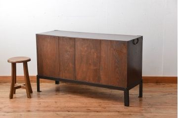 アンティーク家具　古民具・骨董　鉄脚付きアンティーク時代箪笥ローボード