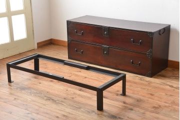 アンティーク家具　古民具・骨董　鉄脚付きアンティーク時代箪笥ローボード